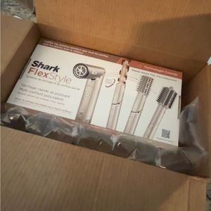 BRAND NEW Shark FlexStyle!